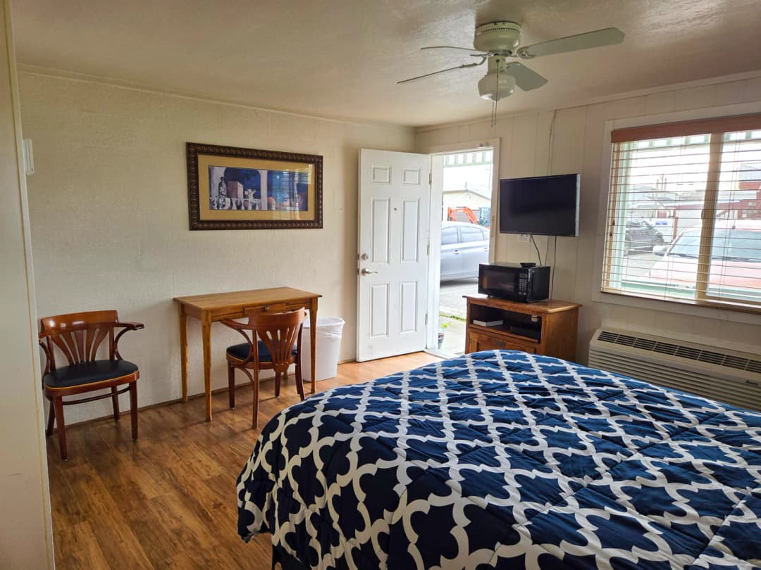Affordable motel room in Coupeville on Whidbey Island